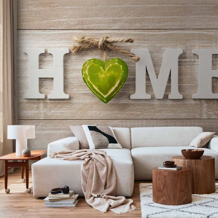 Inscription Home sur un mur en bois- un texte anglais avec un coeur