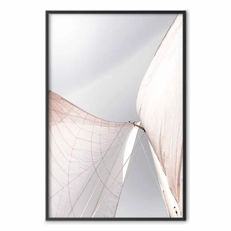 Voile ensoleillé - composition maritime claire avec mât de voilier