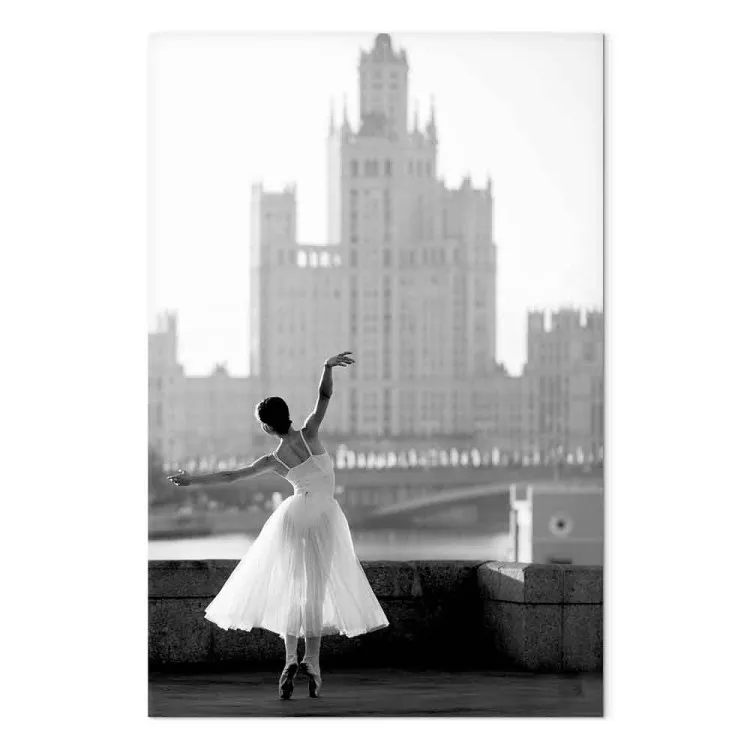 Danse au Bord de l'Eau (1 partie) vertical - ville avec femme