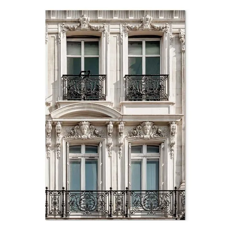 Fenêtre dans un immeuble - une photo de l'architecture parisienne