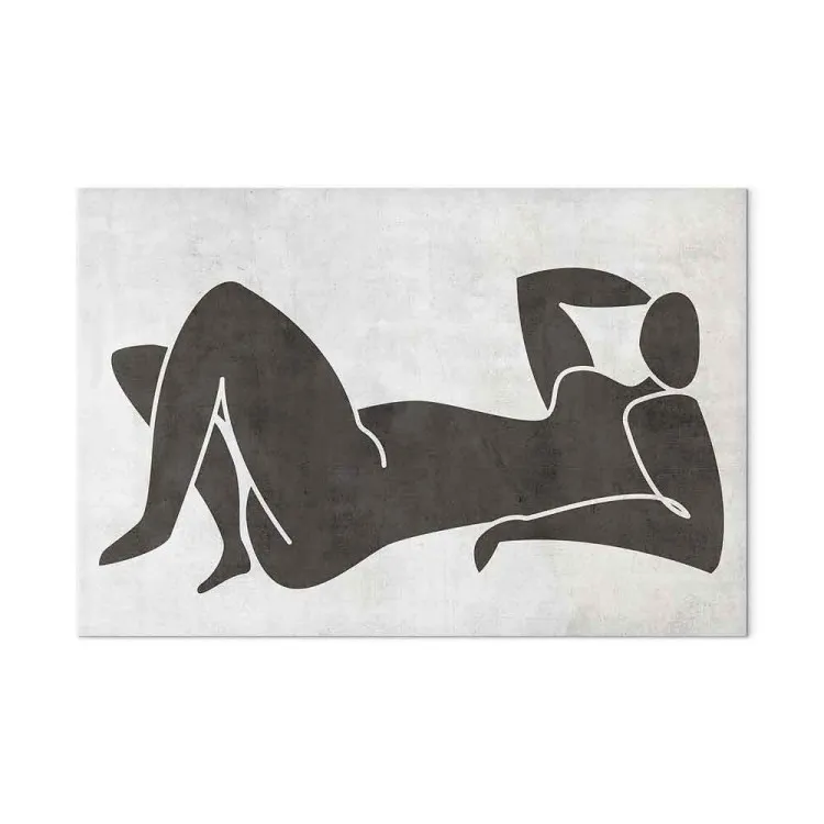 Femme allongée - une oeuvre en noir et blanc dans le style scandi boho