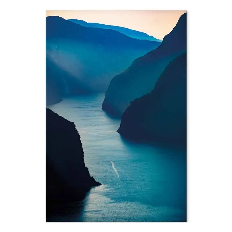 Aurlandsfjord (1 partie) vertical - Paysage bleu parmi les montagnes