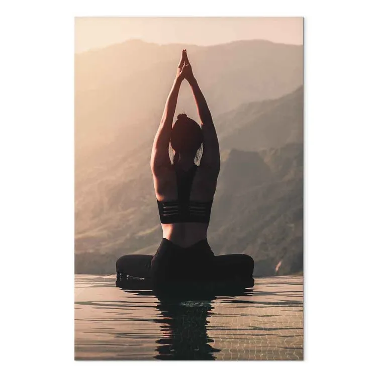 Relaxation en montagne (1 partie) vertical - Silhouette d'une femme