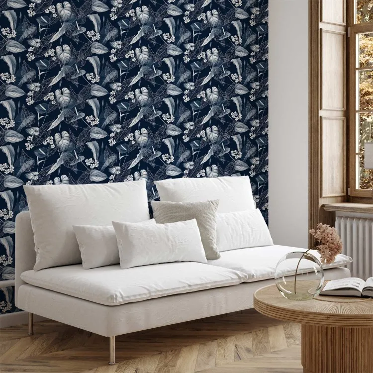 Nature monochromatique - esquisses de feuilles sur fond bleu marine